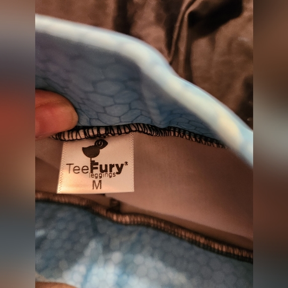 Size Medium Silk Spinner print leggings - Picture 3 of 4